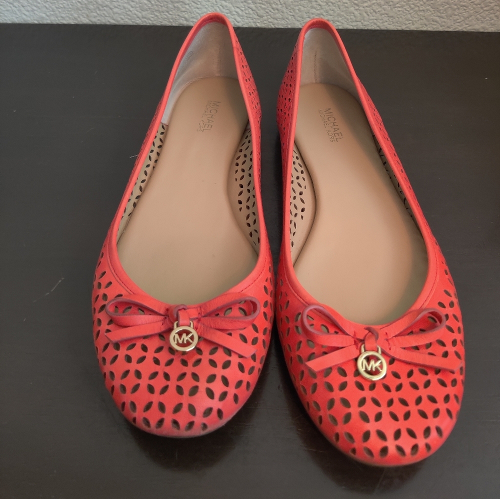 Michael Kors Ballet flats size 8. Excellent Condition. Make an offer today!!